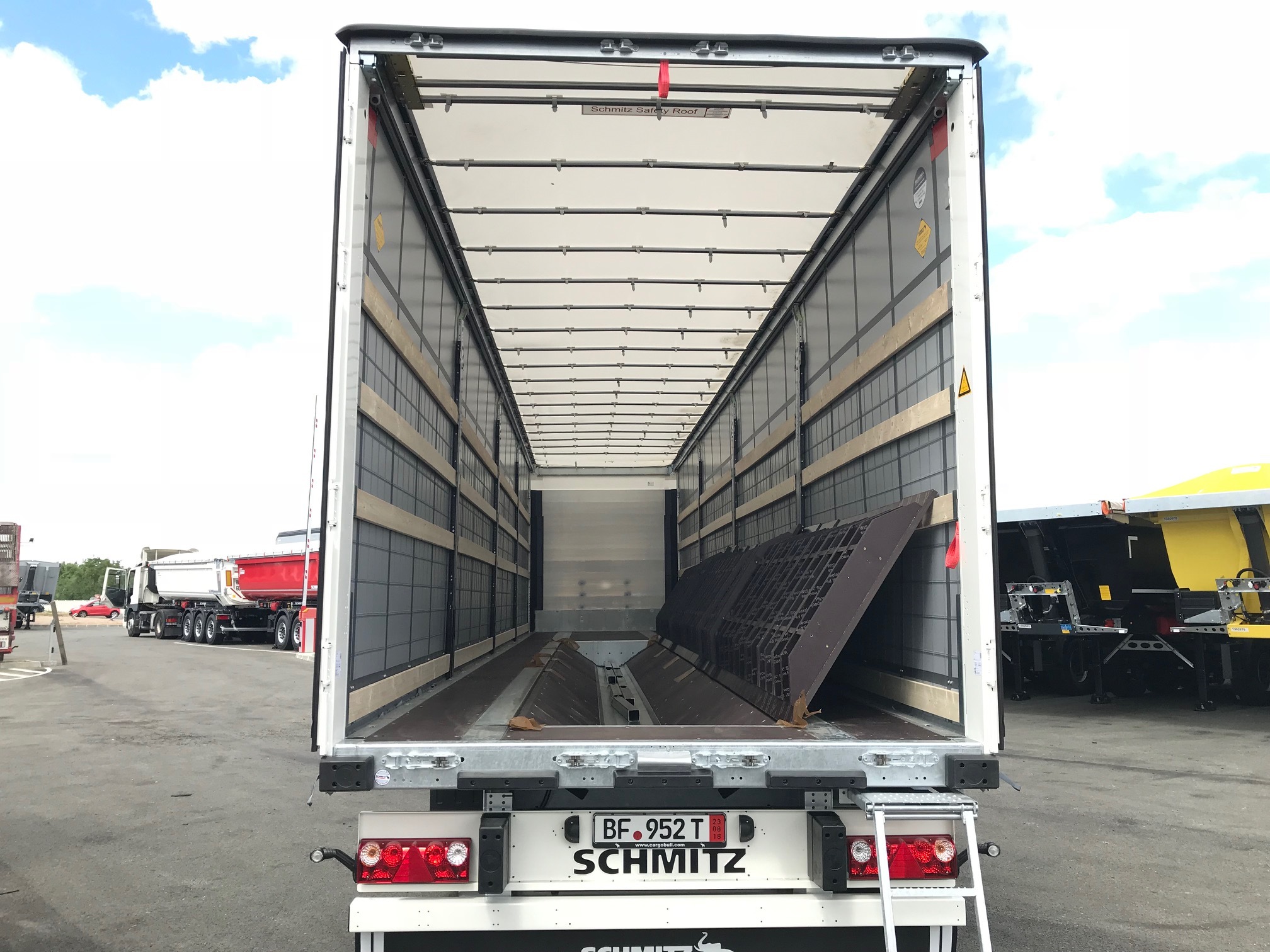 SCHMITZ CARGOBULL – Rideaux Coulissants – Fosse Bobine