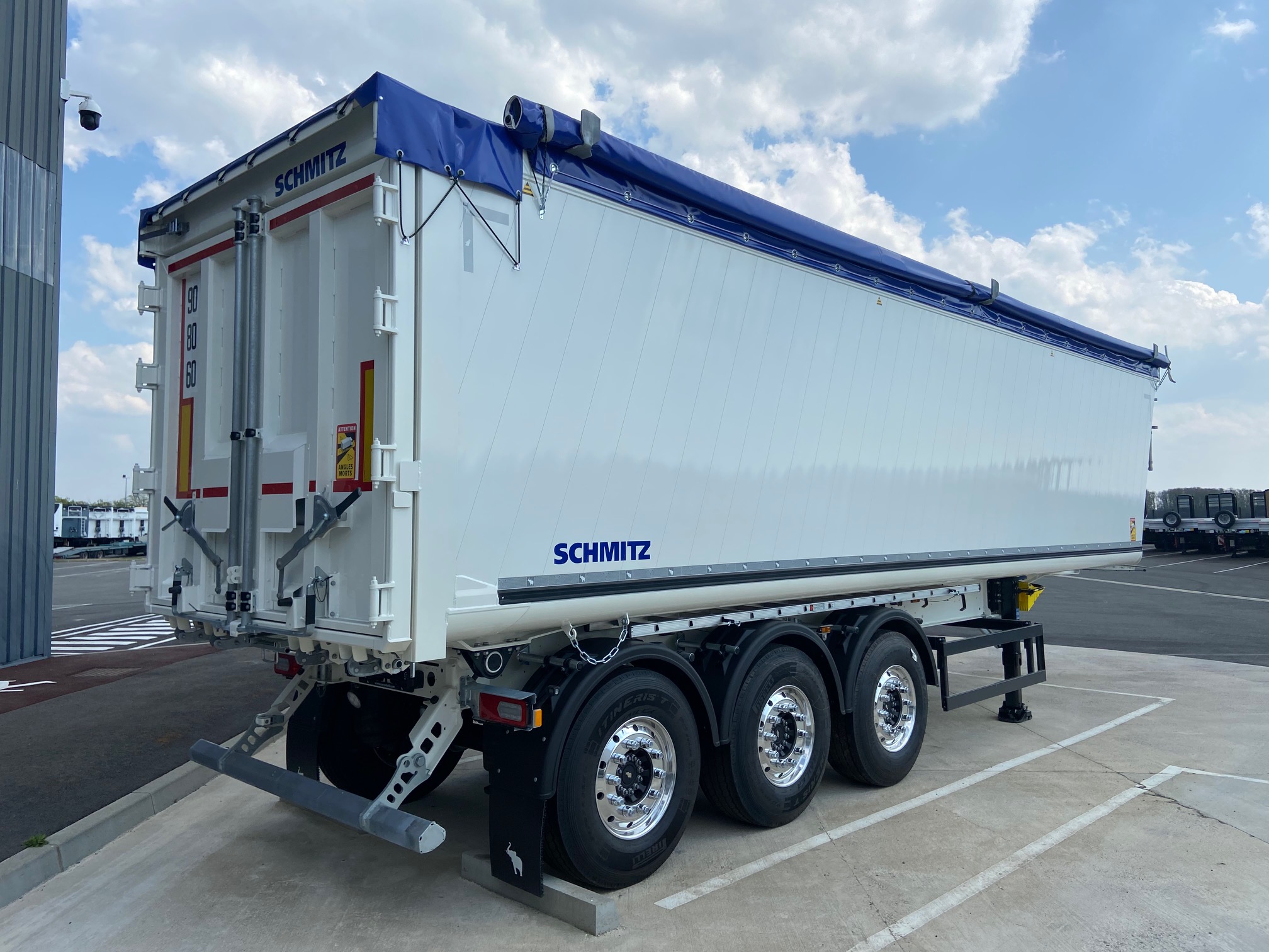 SCHMITZ CARGOBULL Benne 52m3 Neuve